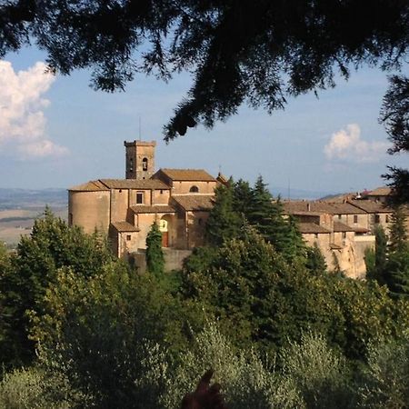 La Terrazza Villa Chianni Exterior photo