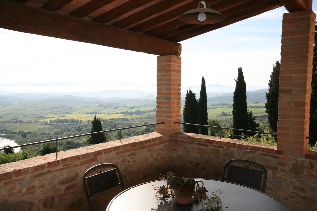 La Terrazza Villa Chianni Exterior photo