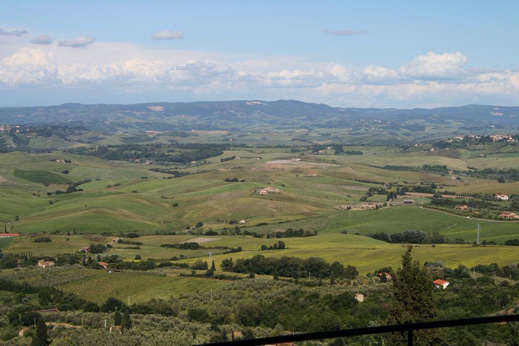 La Terrazza Villa Chianni Exterior photo