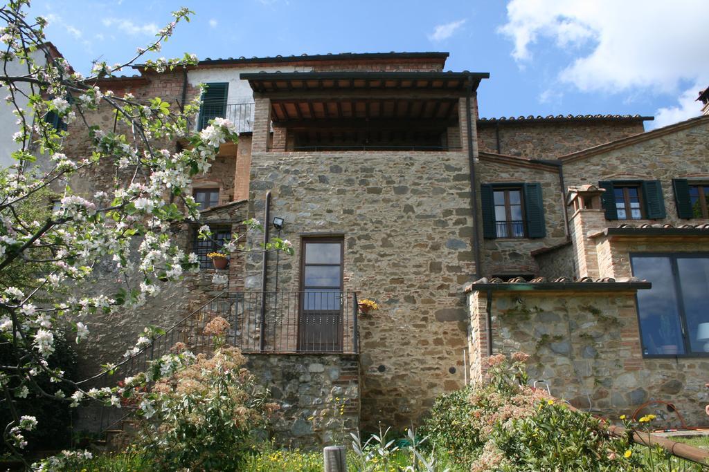 La Terrazza Villa Chianni Exterior photo