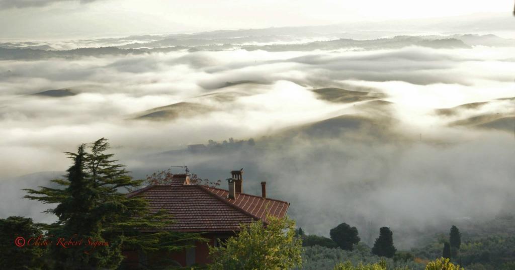 La Terrazza Villa Chianni Exterior photo